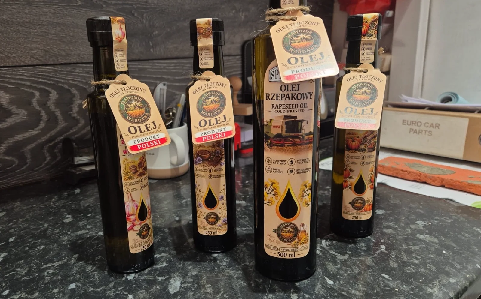 Olej rzepakowy z suszonymi pomidorami i bazylią – tłoczony na zimno, 250 ml - obrazek 3